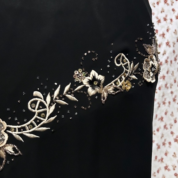 Cache Beaded Asymmetrical Dress with Flowers - Picture 6 of 7